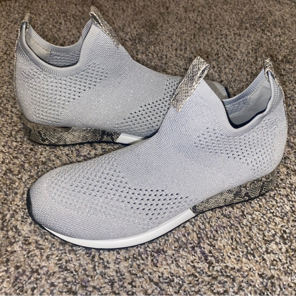 Urban sport by J/Slides Women’s Slip on Sneakers